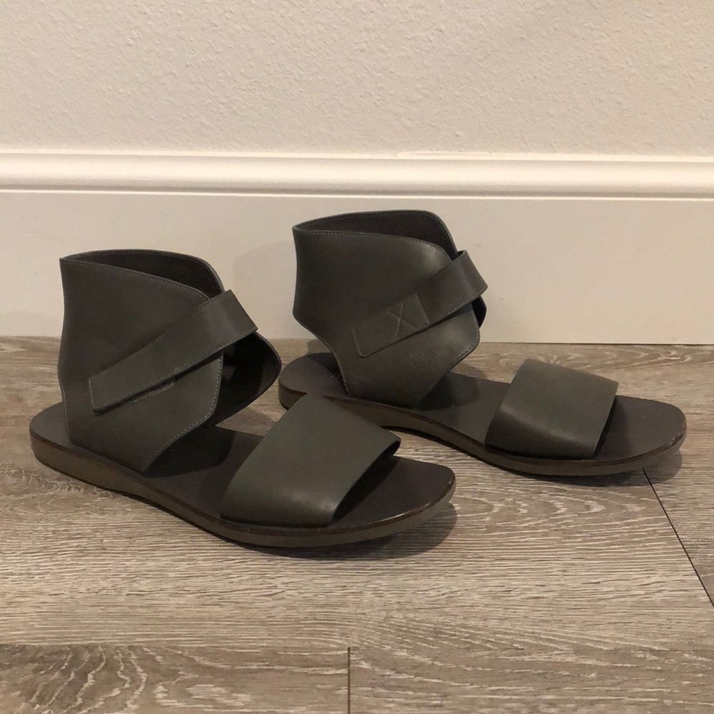 Vince Sandals